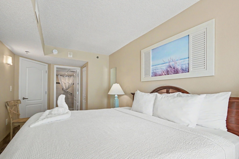 Carolinian Beach Resort in Myrtle Beach by Vacasa 34/50