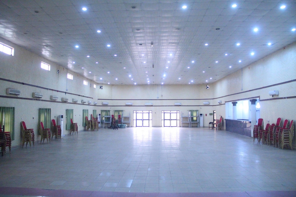 Eemjm Hotels And Suites Limited 40/42