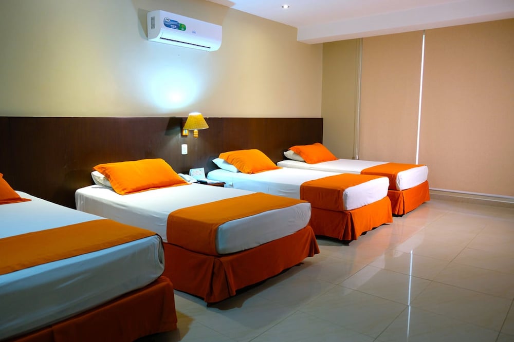Hotel Los Almendros 4/26