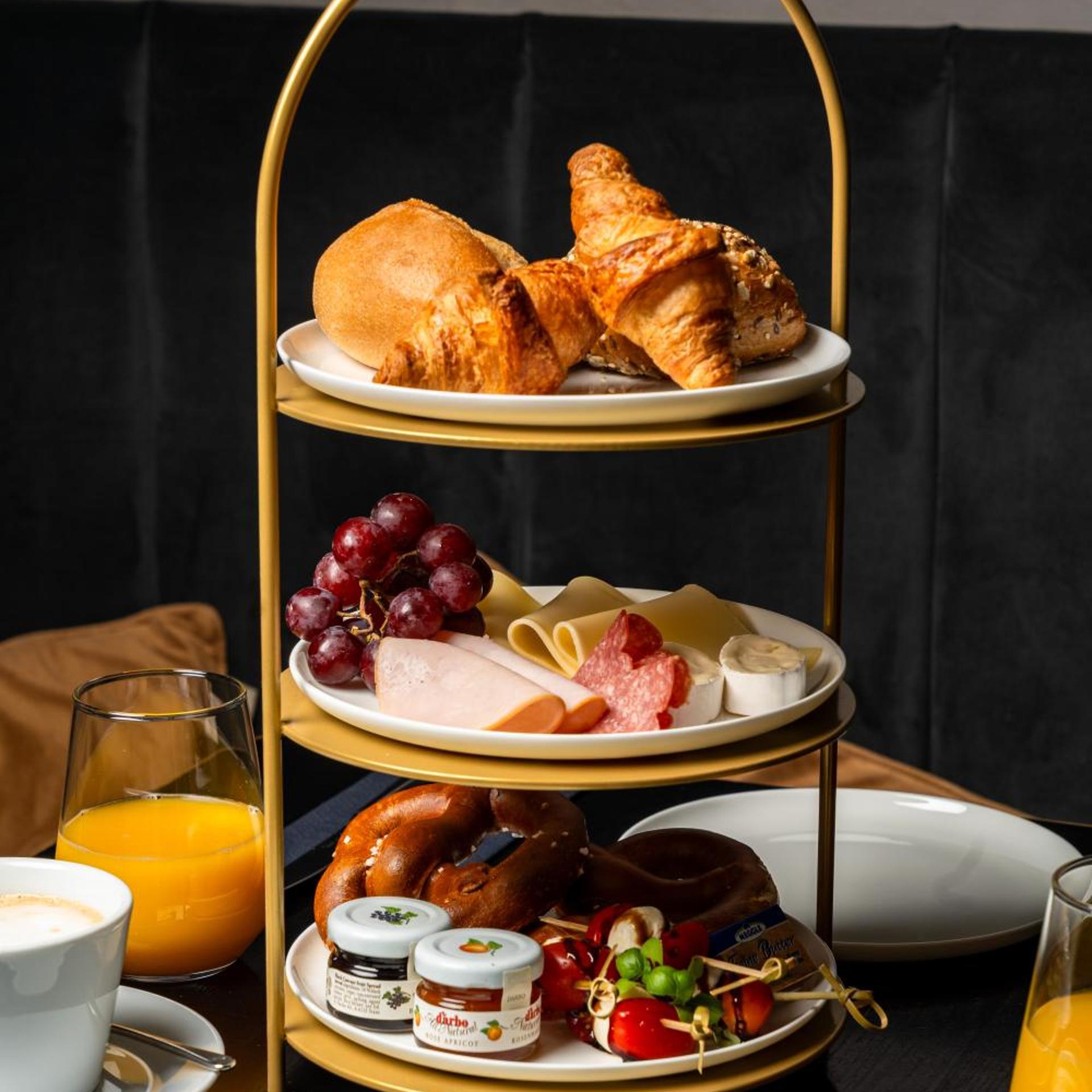 Legend Hotel 30/50