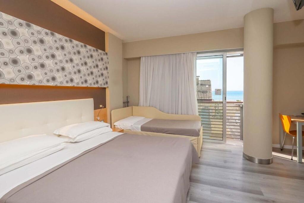 Room, Triple, Sea View