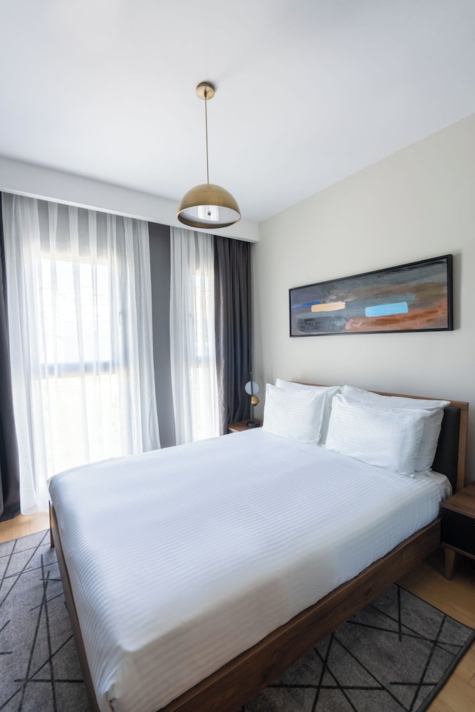 1 BEDROOM, SUPERIOR, APARTMENT