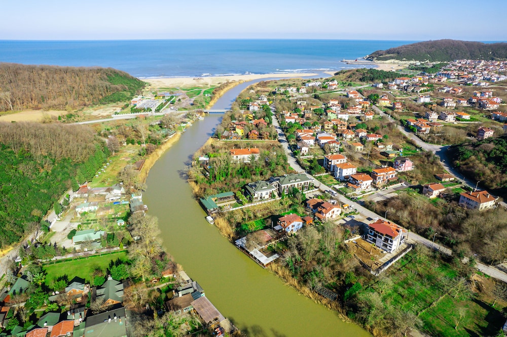 Agva Pieria Luxury Hotel 41/47