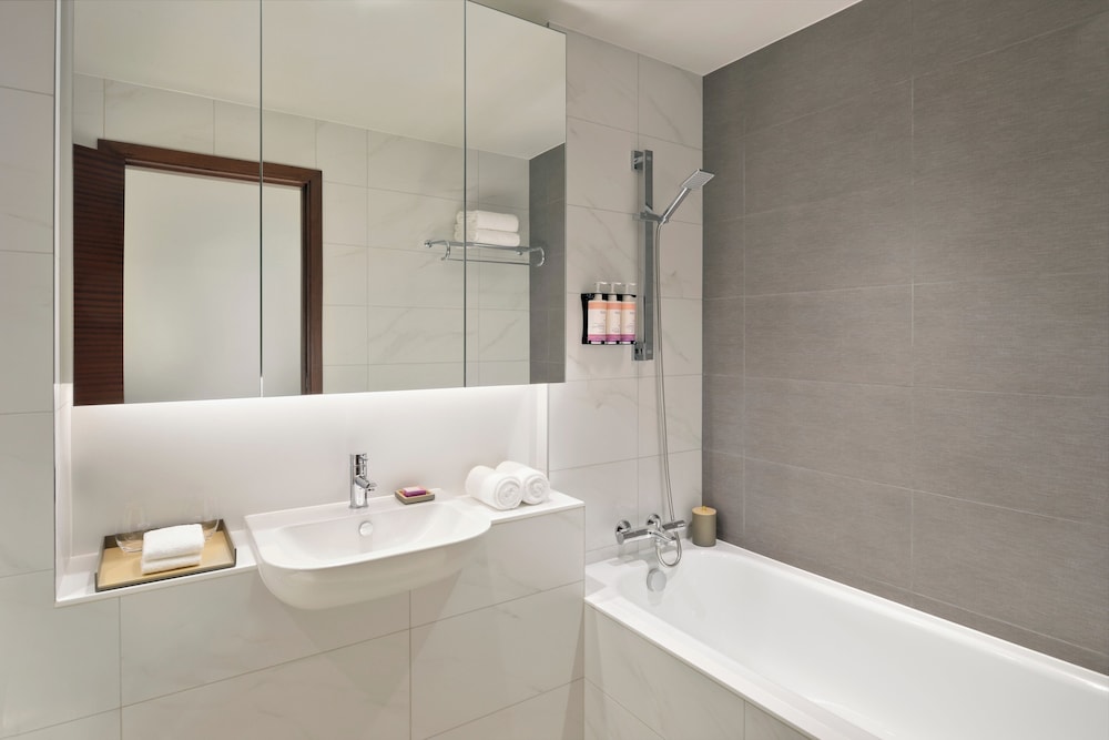 Movenpick Hotel and Hotel Apartments Ghala Muscat 50/50