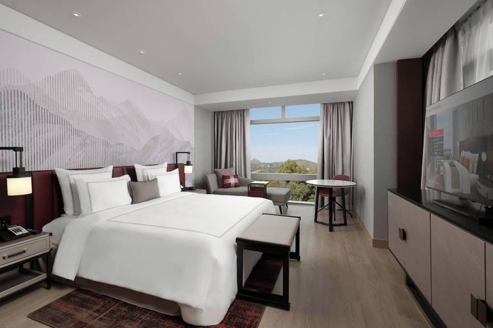 Swissotel Clark Philippines 23/60