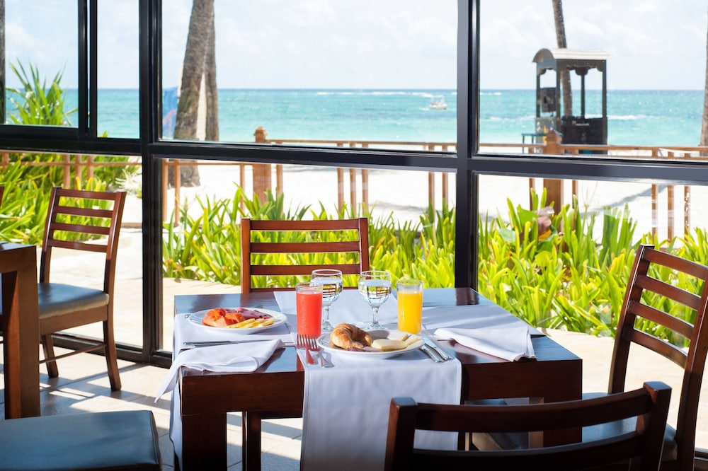Grand Bavaro Princess All Suites Resort Spa and Casino 30/44