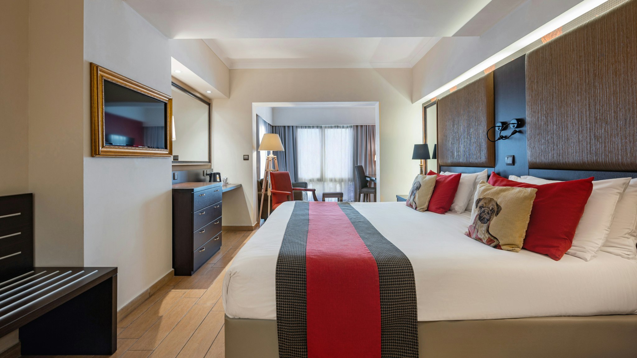 DELUXE, SUITE