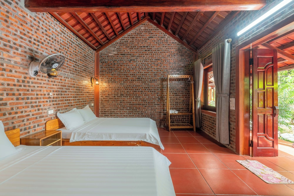 TRADITIONAL, VILLA