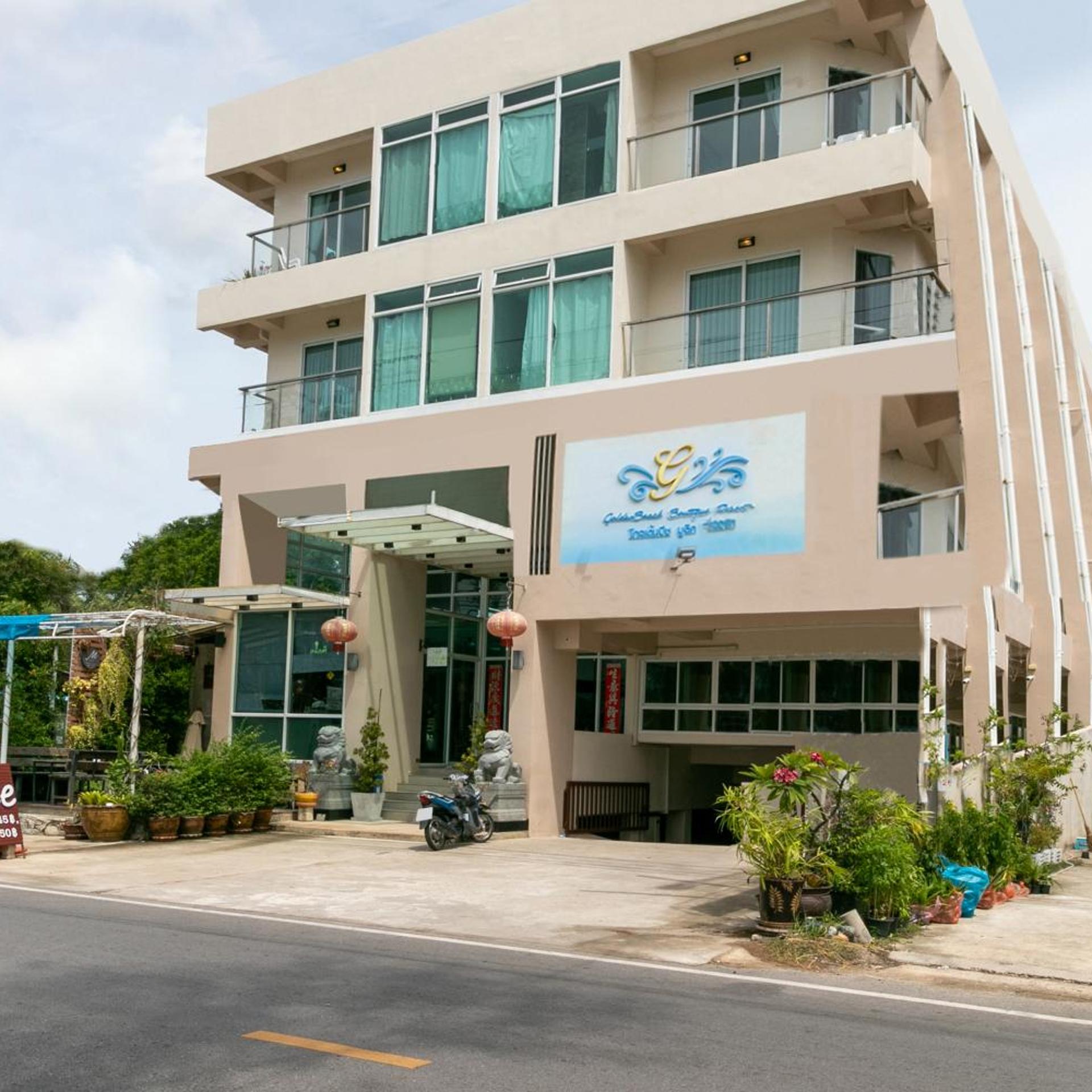 Goldenbeach Boutique Resort 63/68