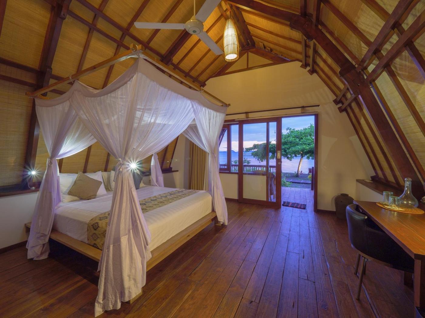 Deluxe, Bungalow, Beach Front