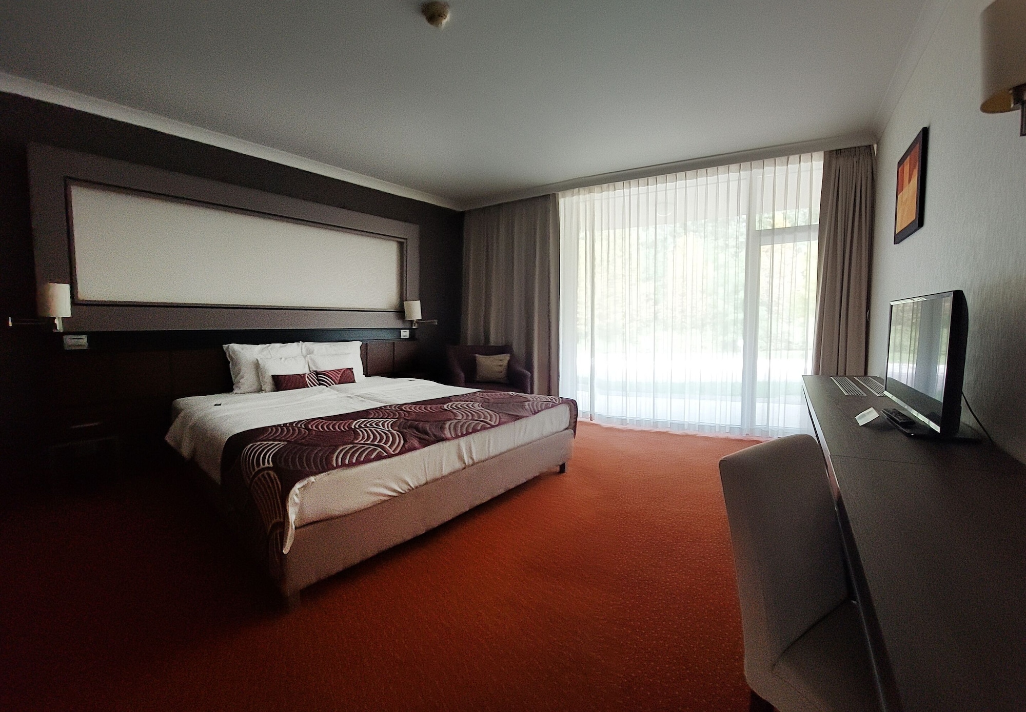 2 BEDROOMS, APARTMENT, GROUND FLOOR
