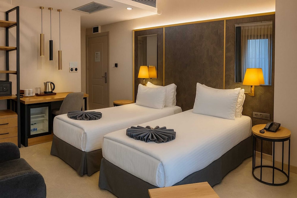 DELUXE, TWIN BEDS