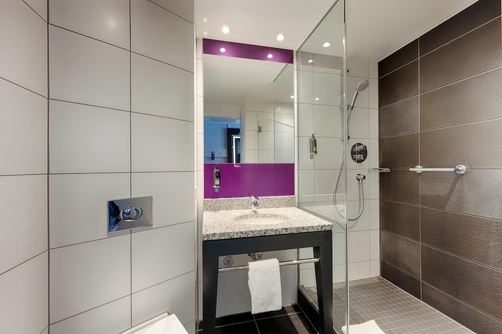 Premier Inn Berlin Alexanderplatz Hotel 53/53