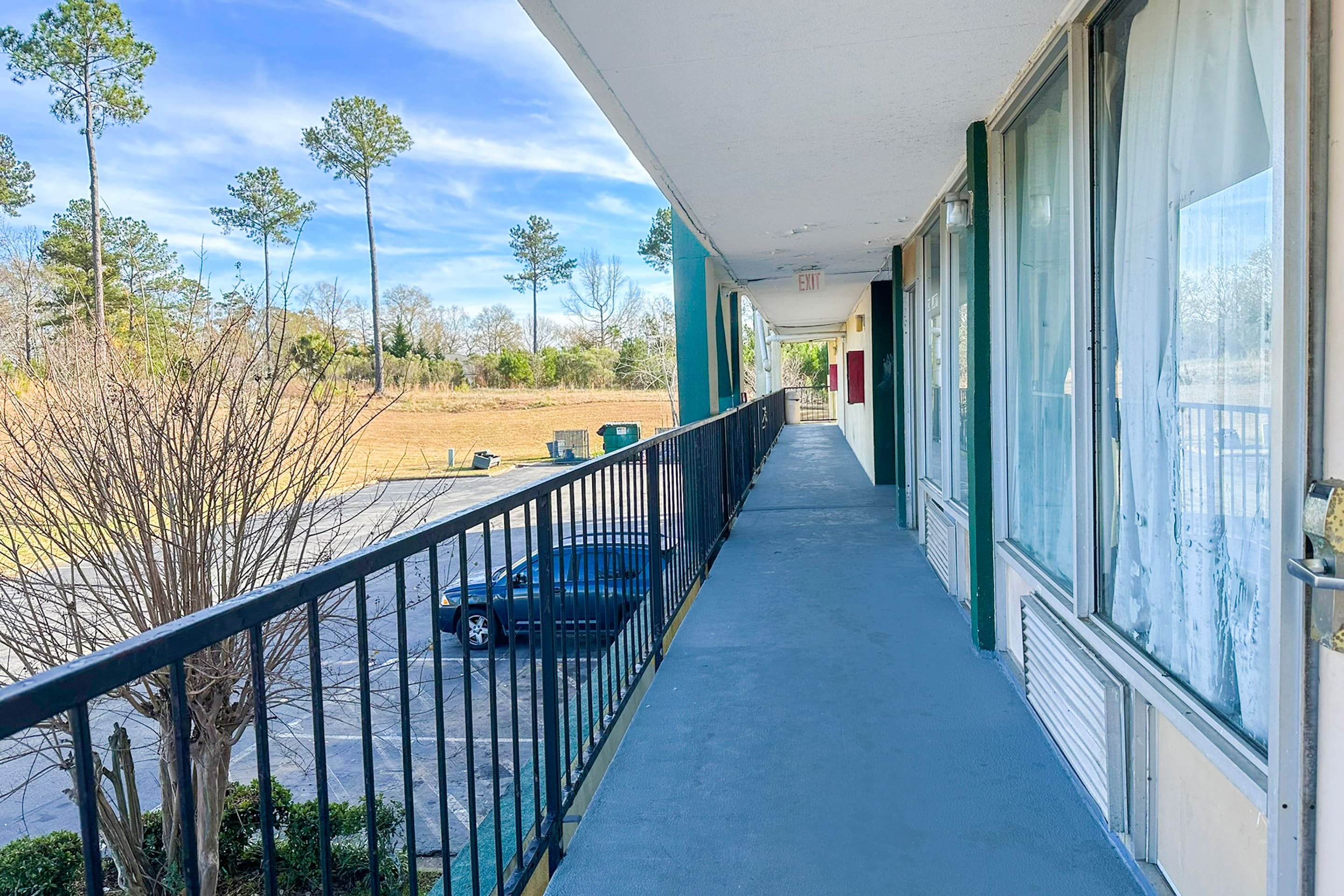 Super Inn & Suites by OYO Milledgeville 18/83