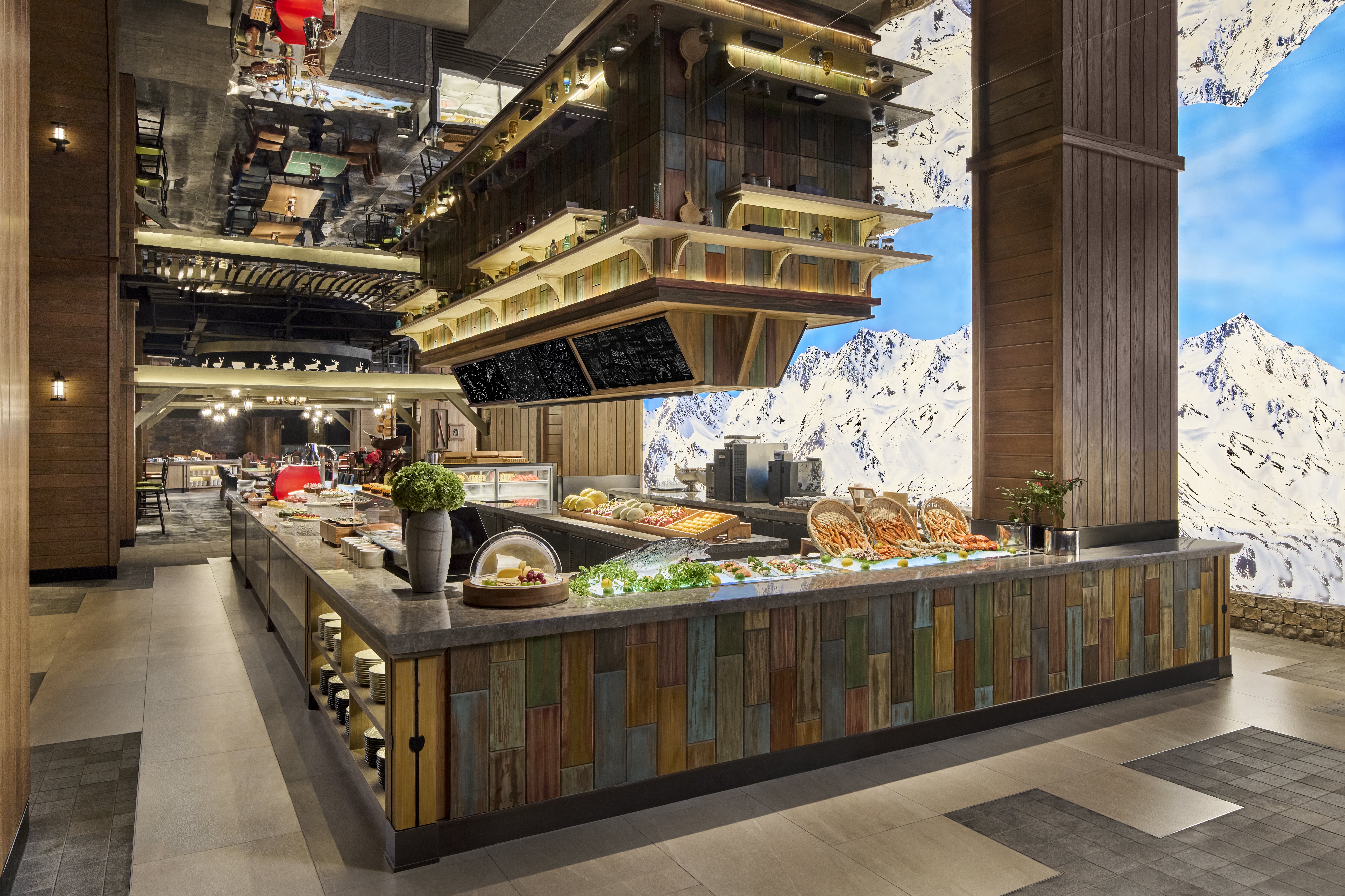 Crowne Plaza Shanghai Snow World by IHG 5/24