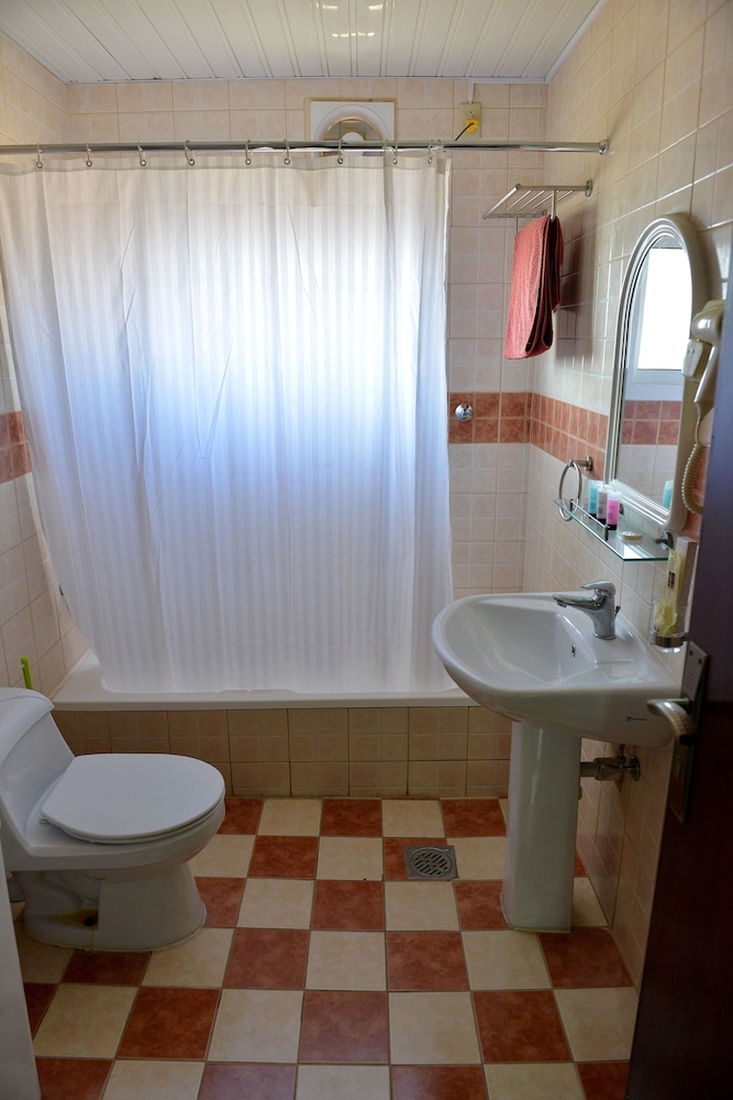 فندق المواسم الاربعة للشقق المفروشة(Almawasim Alarbaa Establishment For Serviced Apartments) 35/38