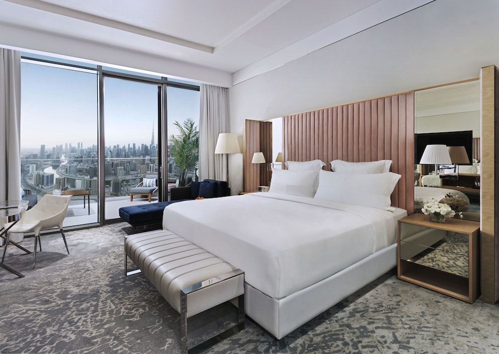SIGNATURE KING ROOM BURJ KHALIFA VIEW