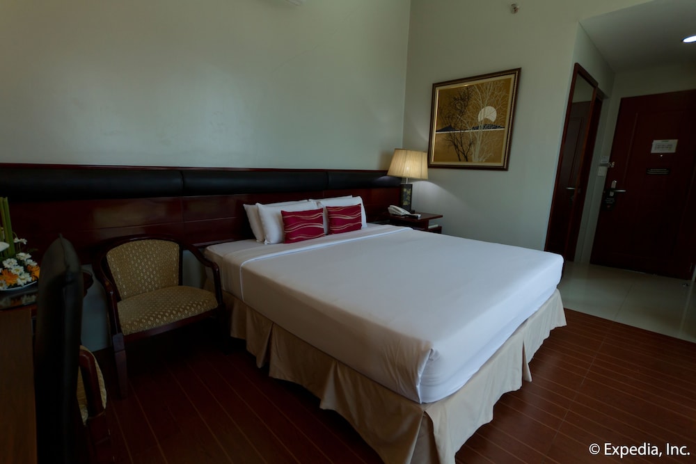 Allure Hotel And Suites 17/55