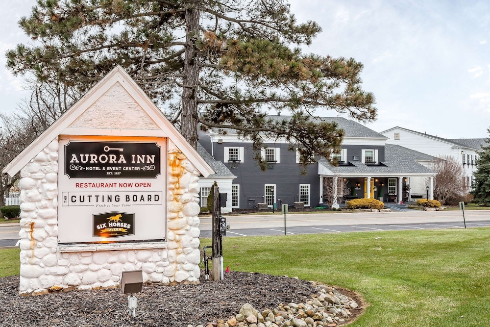Aurora Inn Hotel And Event Center 1/45