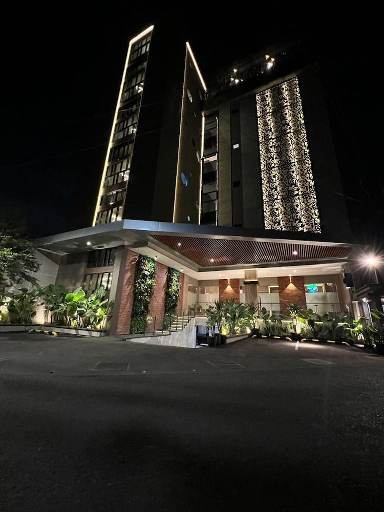 The Mango Suites by FLAT06 1/26