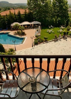 Famissi Eden Hotel 7/47