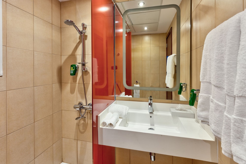 Radisson Hotel & Apartments Dammam Industry City 69/69