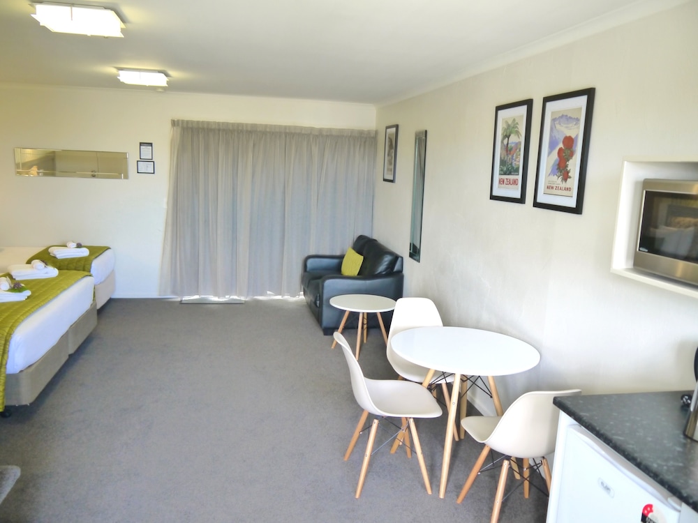 The Terrace 25/71