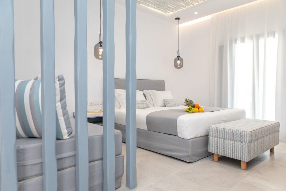 Crystal Mare Suites 12/33