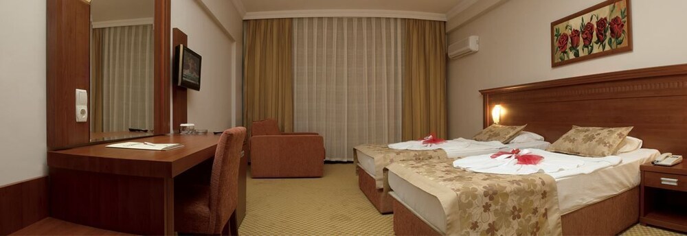 Casa Fora Beach Resort 37/67