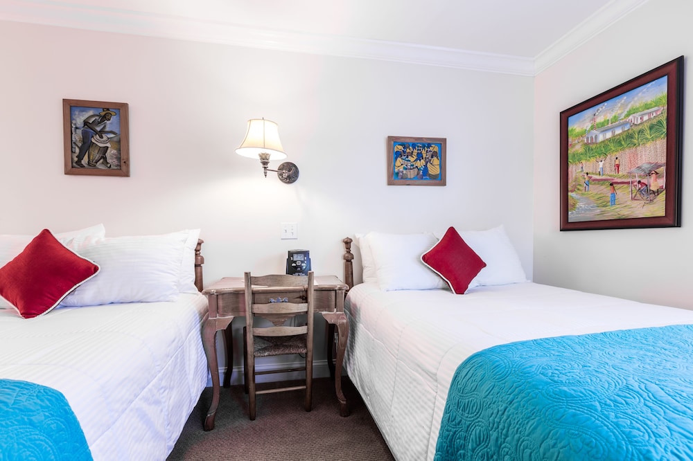 The Caribbean Court Boutique Hotel 13/83