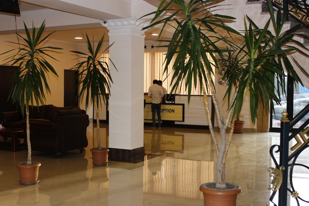 Comfort Hotel 9/50