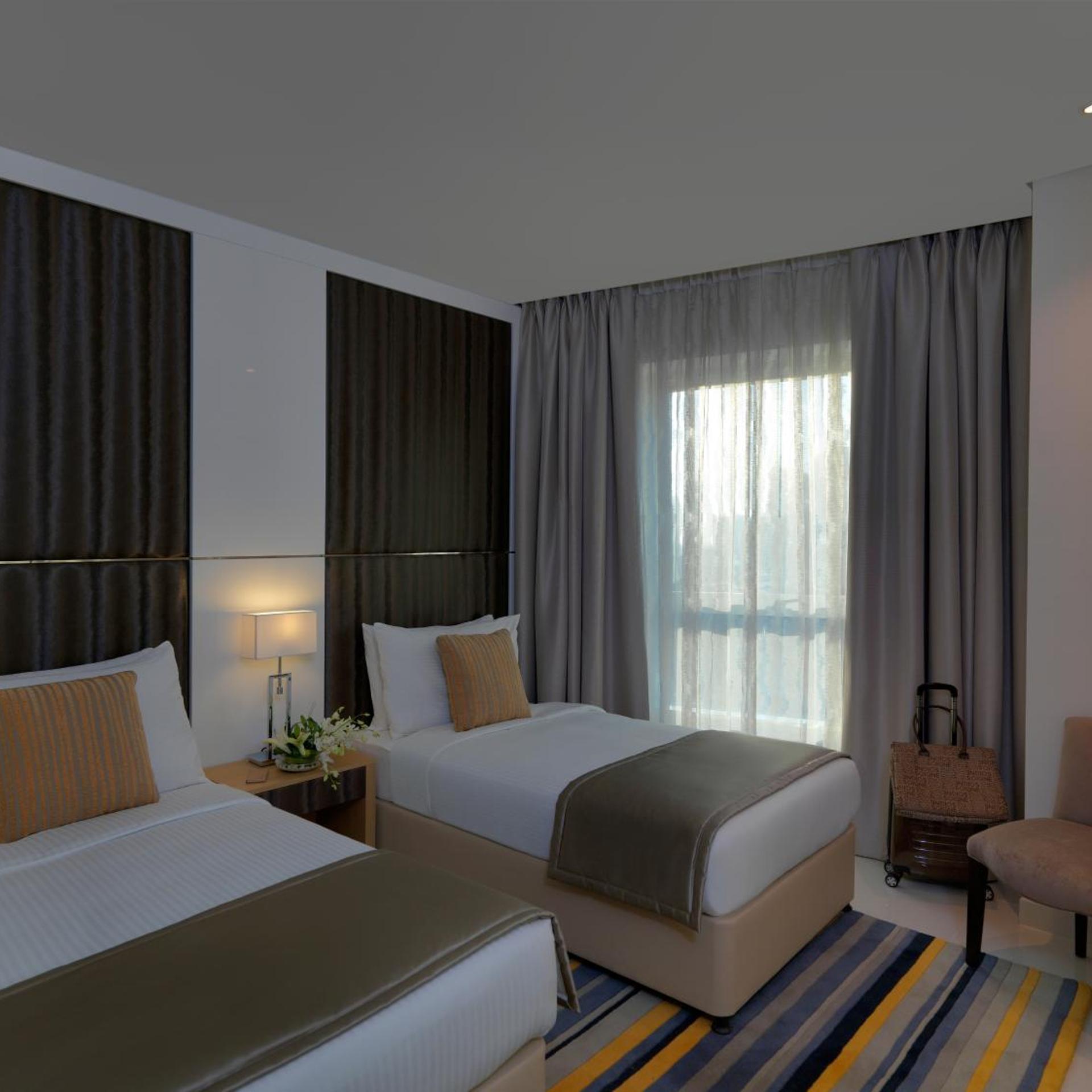2 Bedrooms, Suite, City Skyline View, Kitchenette