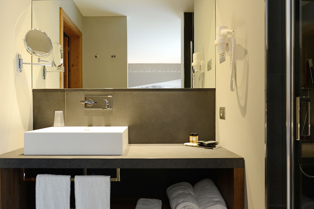 Dolomeet Boutique Hotel 46/50