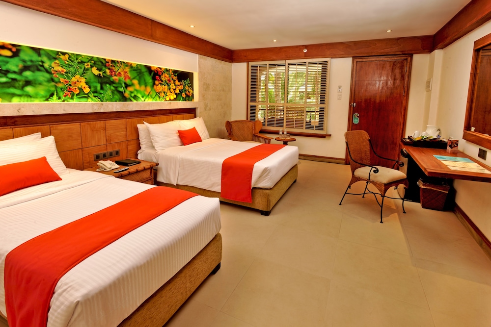 Deluxe, 1 Double and 1 Single Bed, Pool Side, Balcony