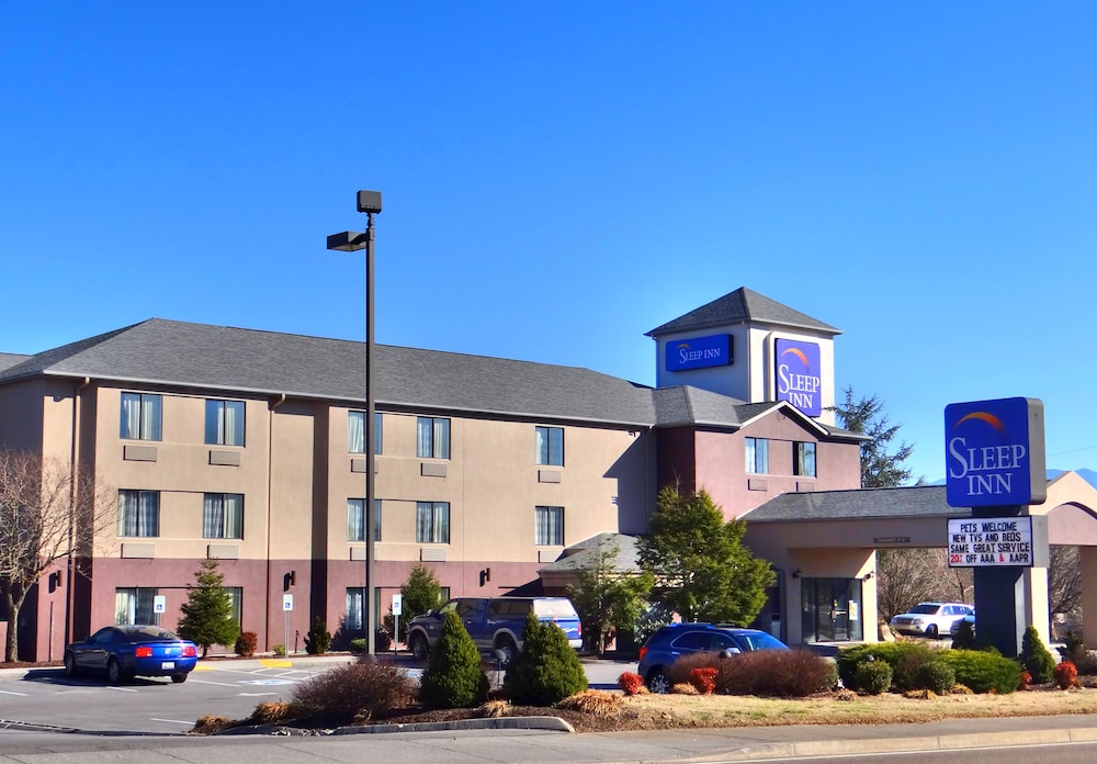 Clarion Pointe Sevierville-Pigeon Forge 1/43
