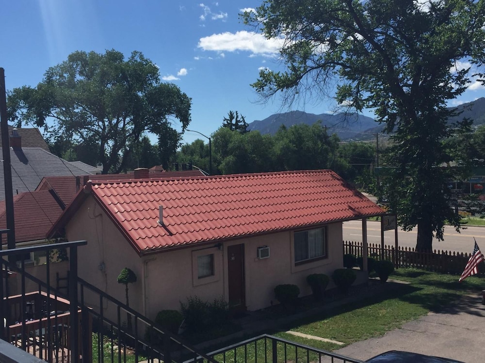 Garden Of The Gods Motel 9/58