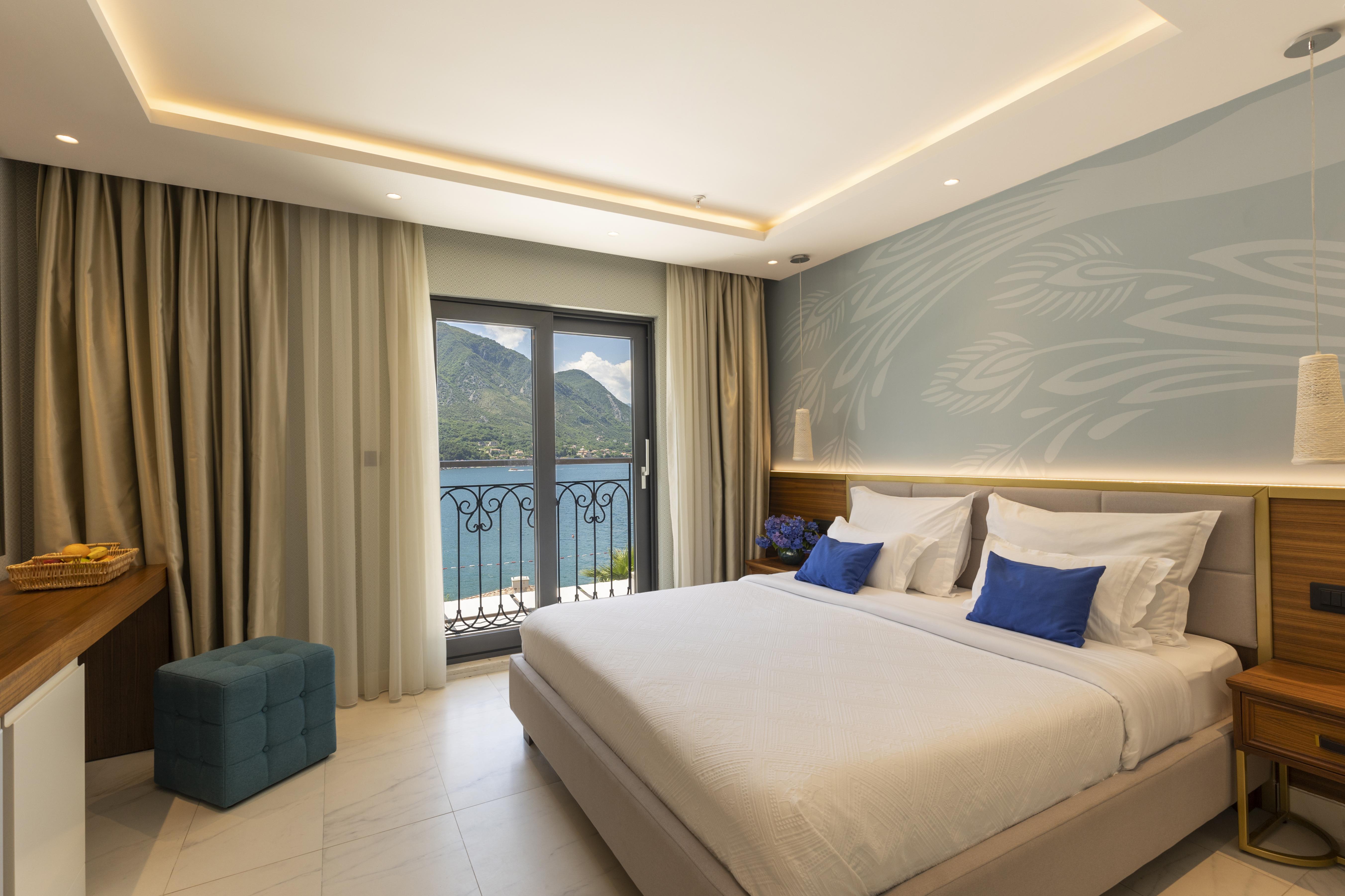 Deluxe, Bay View, French Balcony