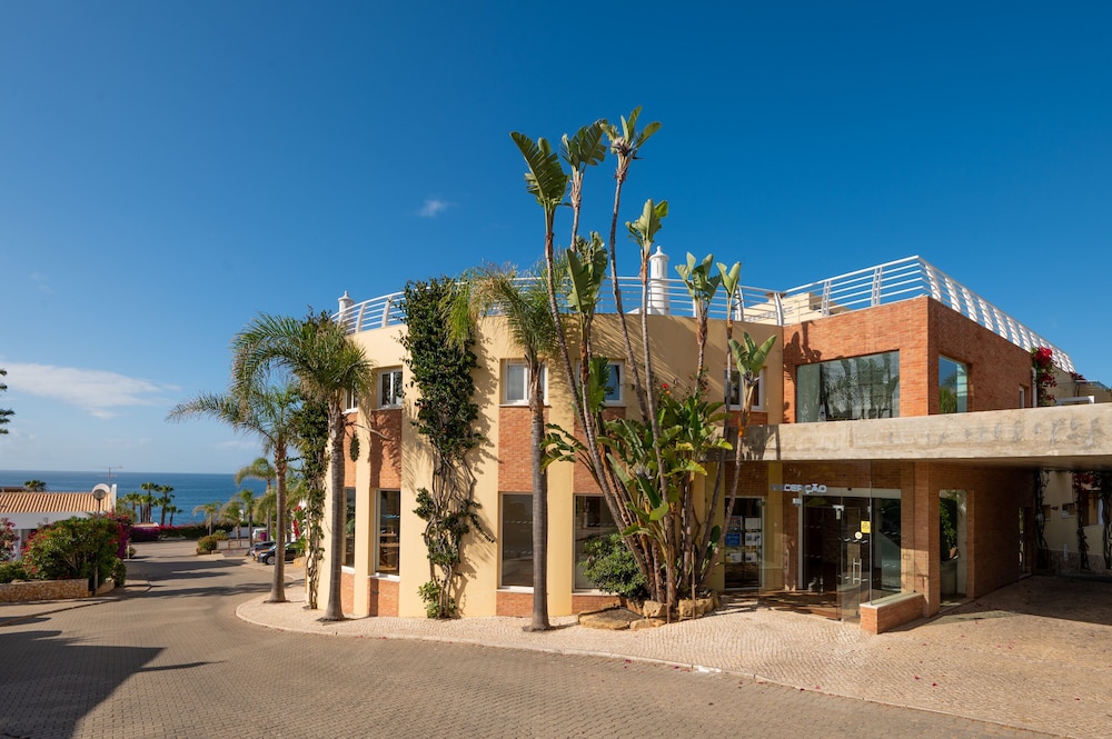 Aparthotel Vila Luz 4/71