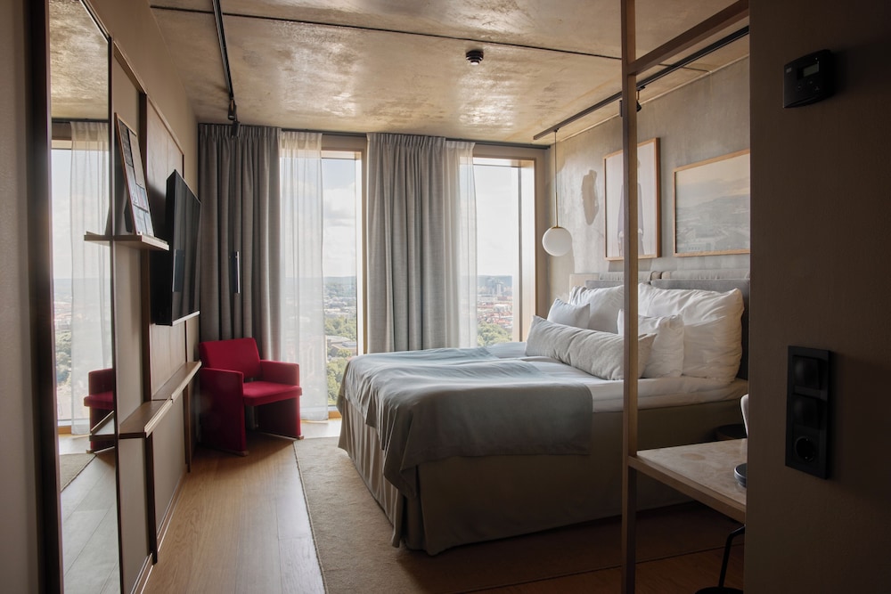 SUPERIOR, DOUBLE BED