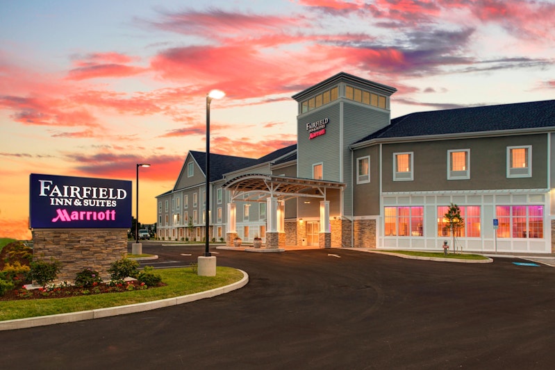 Fairfield Inn And Suites Cape Cod Hyannis 2/38