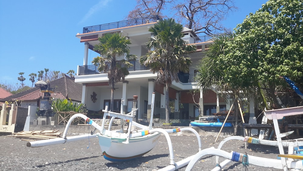 Amed Beach Villa 37/49