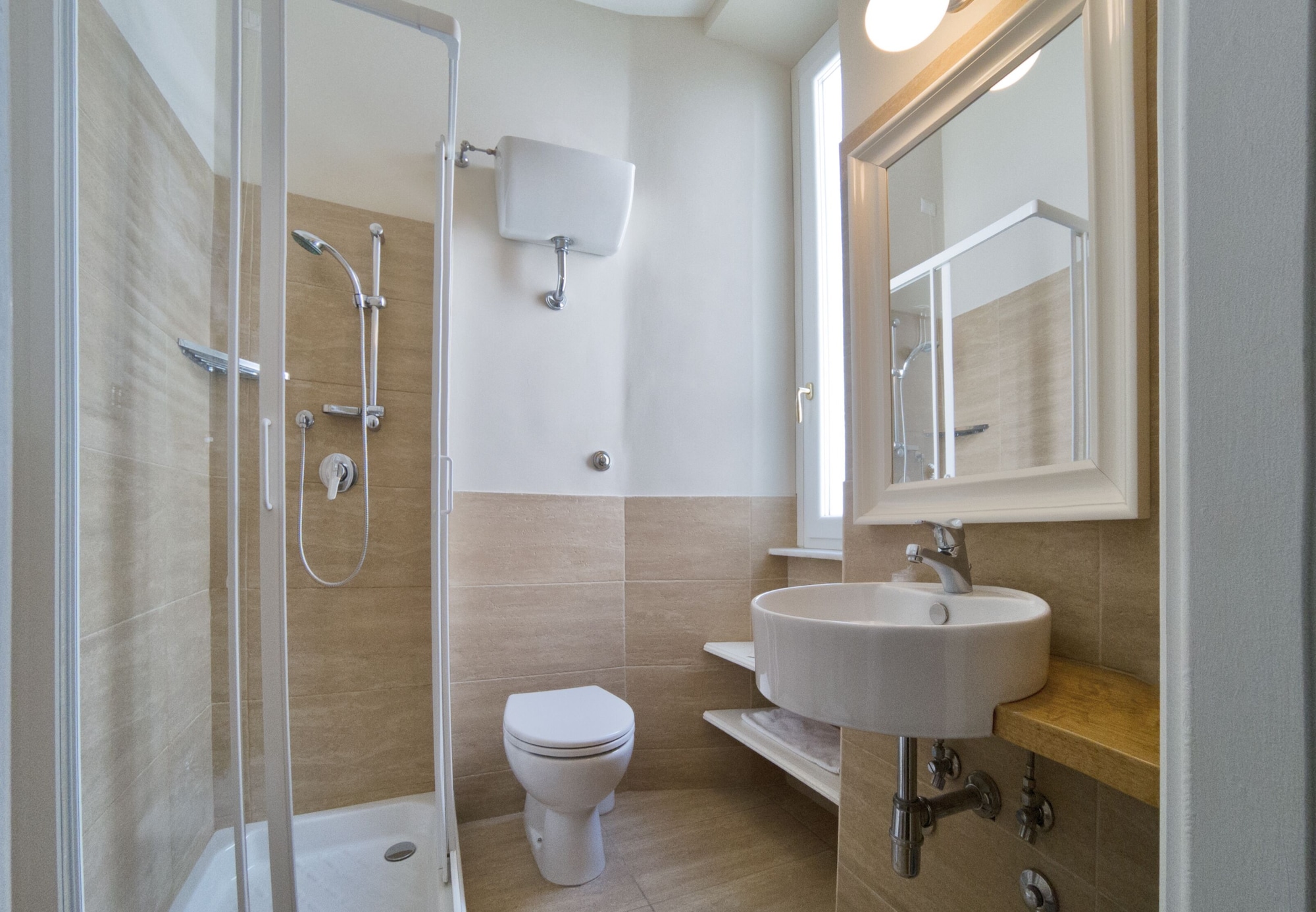 غرفة تنفيذية ثلاثية بسريرين منفصلين، Hotel Touring Wellness Beauty 3/6