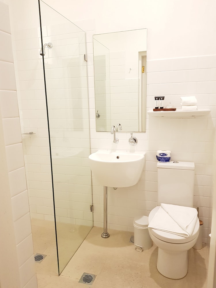 The Hughenden Boutique Hotel 73/76