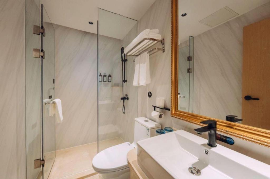 Vienna International Hotel Huangpu Develpoment Zone Branch 69/71