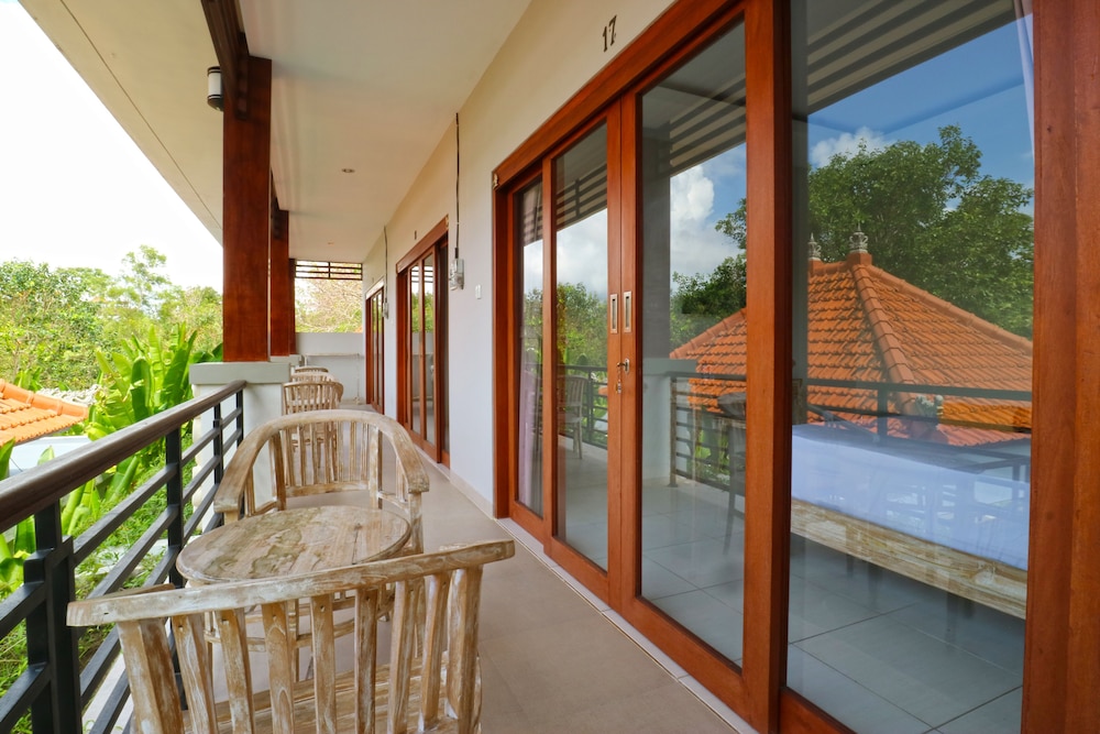 Avisara Villa and Guest House 35/50