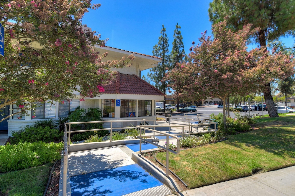 Motel6 San Dimas, CA - Los Angeles 35/46