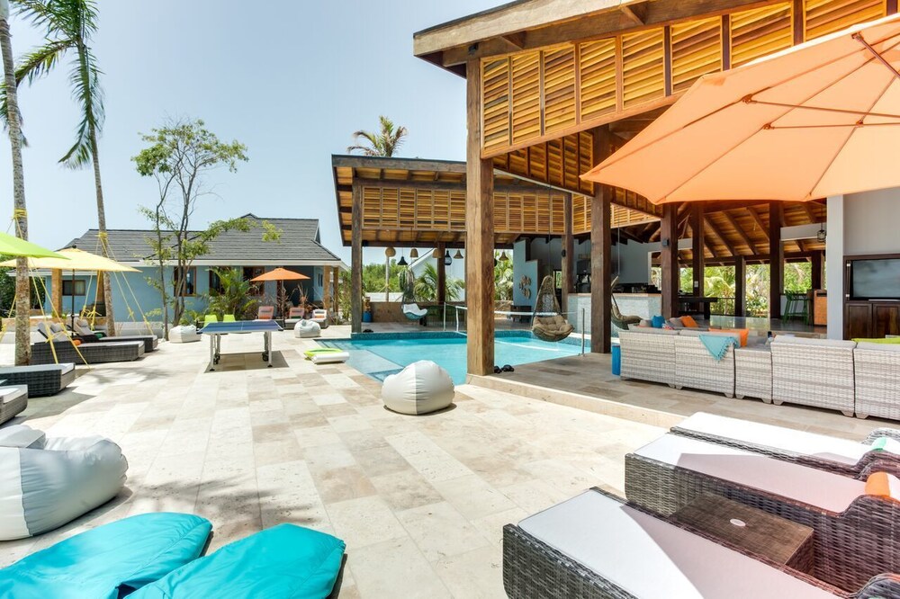 The Enclave- Private Island 8/50