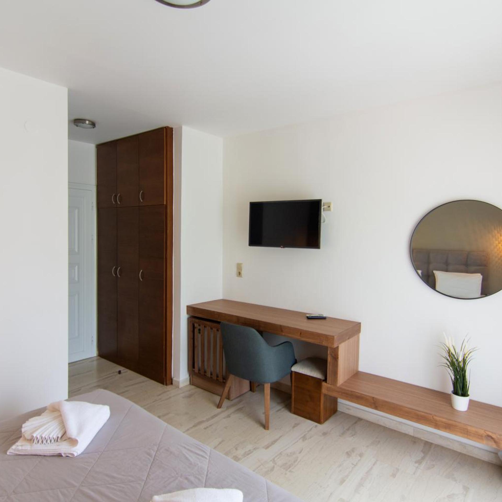 Elina Hotel Perdika 32/55