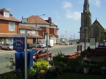 Aidansdale Hotel 1/8