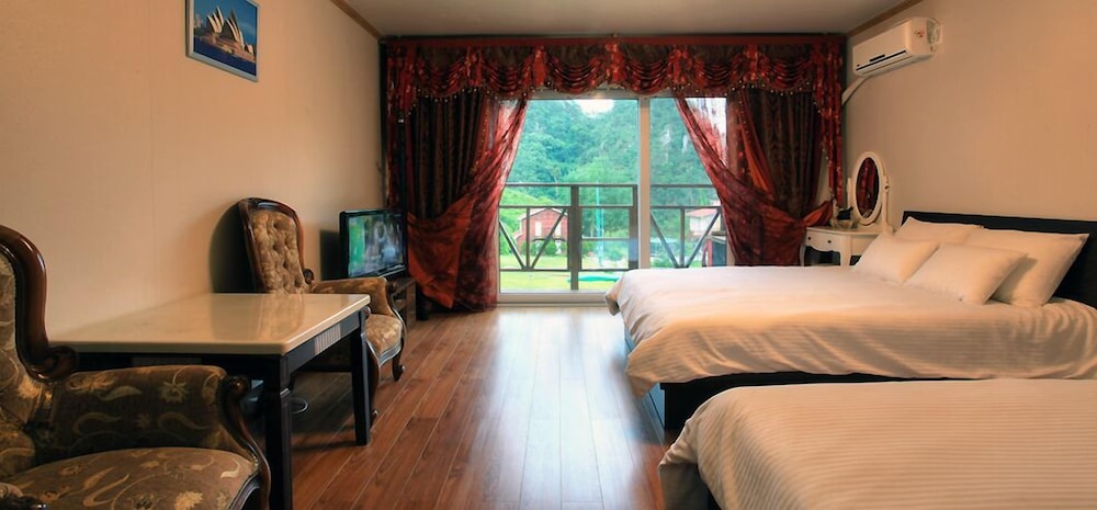 غرفة سوبيريور بسريرين كوين، Heidi Pension G House 2/10